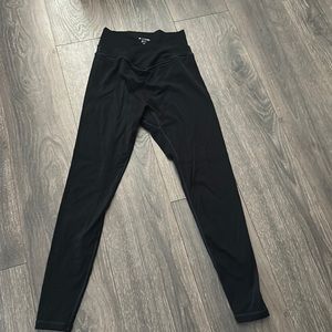 Buff bunny cross waist black leggings